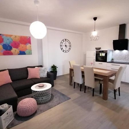 Novigrad Istria Apartments Pepe מראה חיצוני תמונה