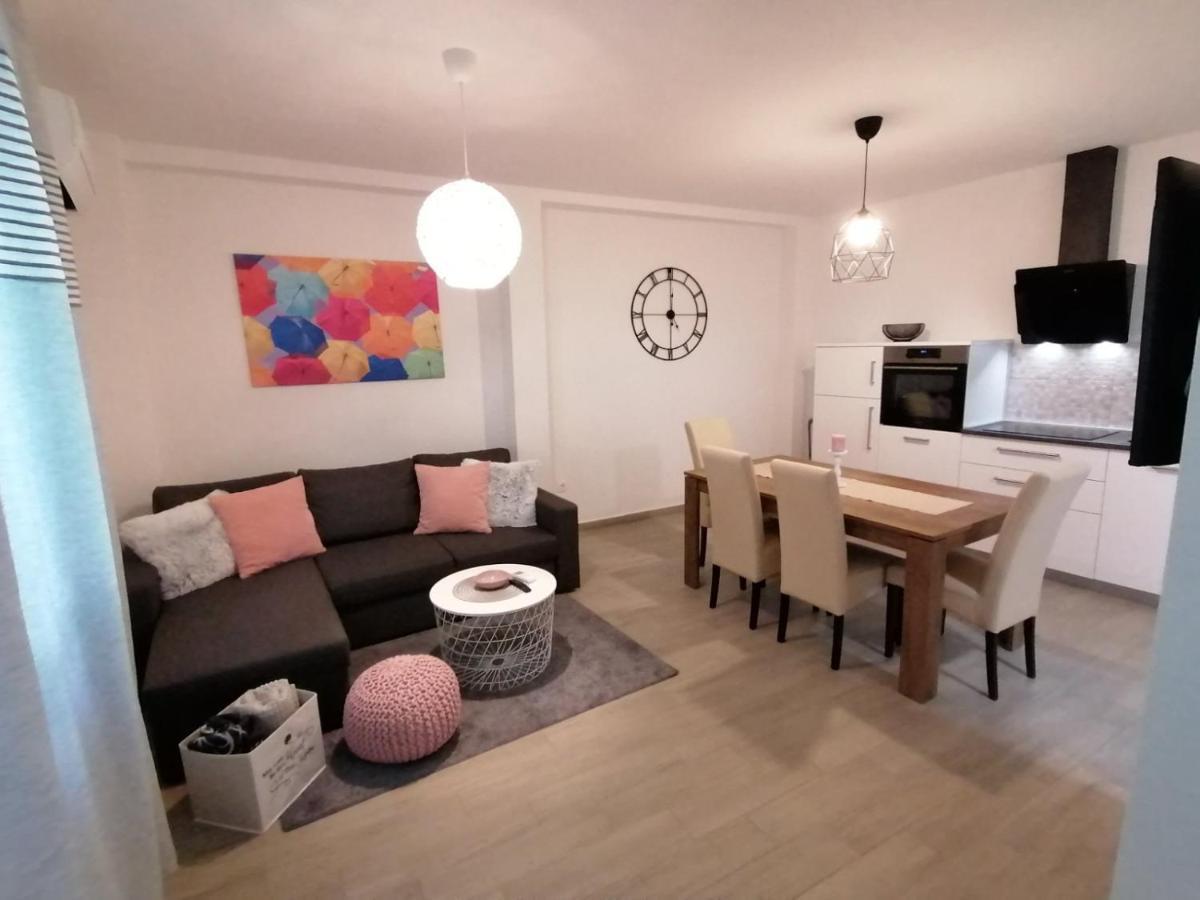Novigrad Istria Apartments Pepe מראה חיצוני תמונה