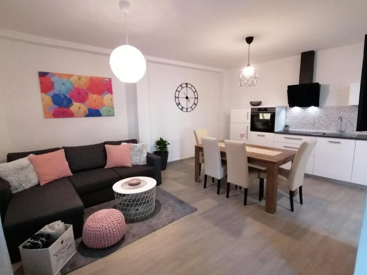 Novigrad Istria Apartments Pepe מראה חיצוני תמונה