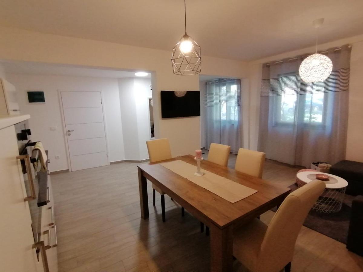Novigrad Istria Apartments Pepe מראה חיצוני תמונה