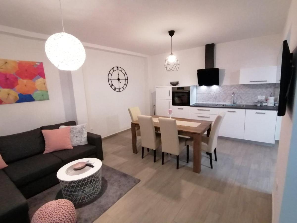 Novigrad Istria Apartments Pepe מראה חיצוני תמונה