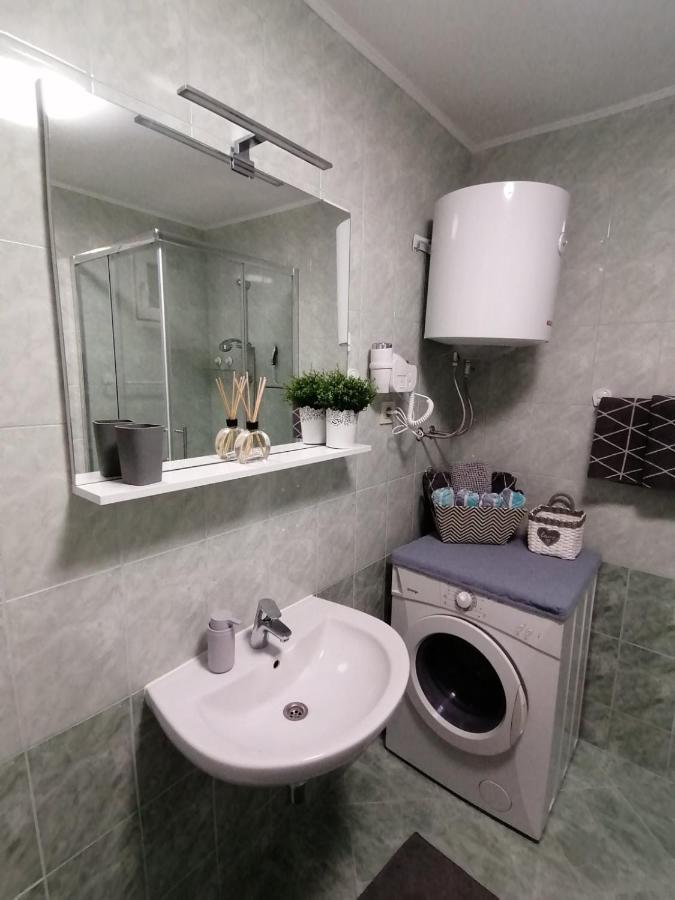 Novigrad Istria Apartments Pepe מראה חיצוני תמונה