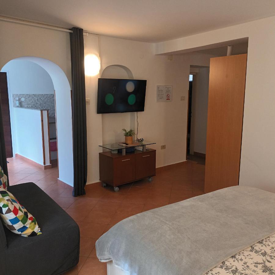 Novigrad Istria Apartments Pepe מראה חיצוני תמונה