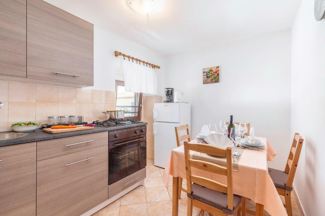 Novigrad Istria Apartments Pepe מראה חיצוני תמונה